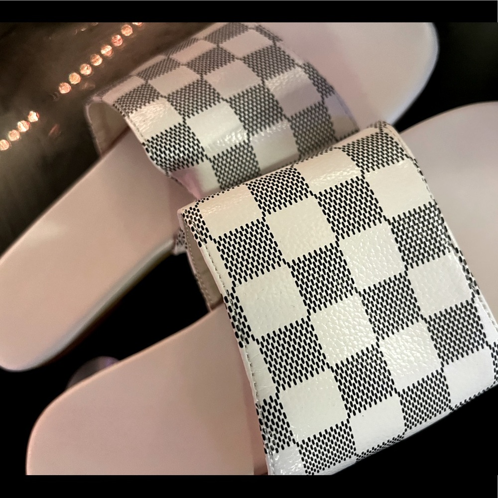 Open Toed Sandals/Slides